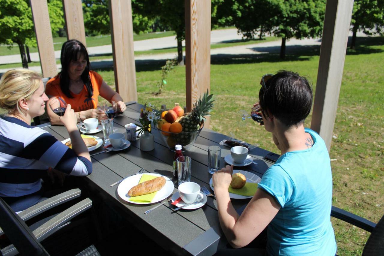 Chaletpark Petzen Otel Feistritz ob Bleiburg Dış mekan fotoğraf